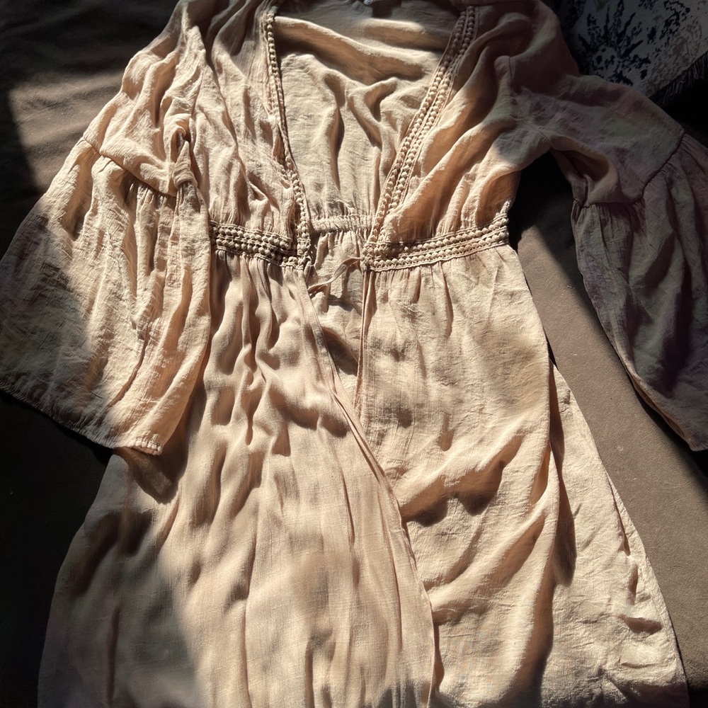 Elegant Tan Women's Cape